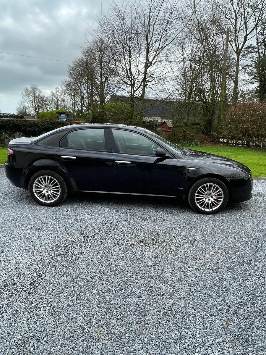 Alfa Romeo 159 - Image 2