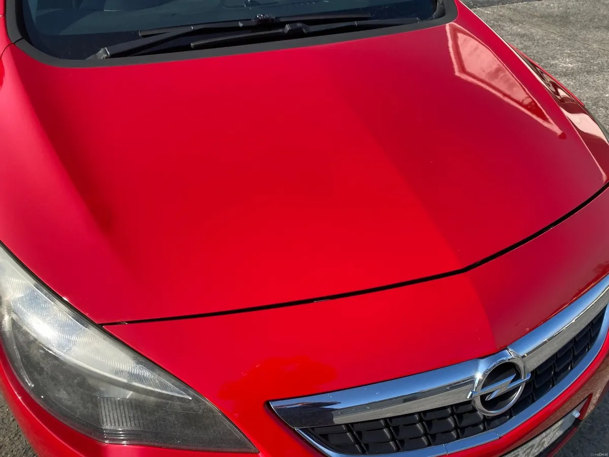 Opel Astra 2010 - Image 2