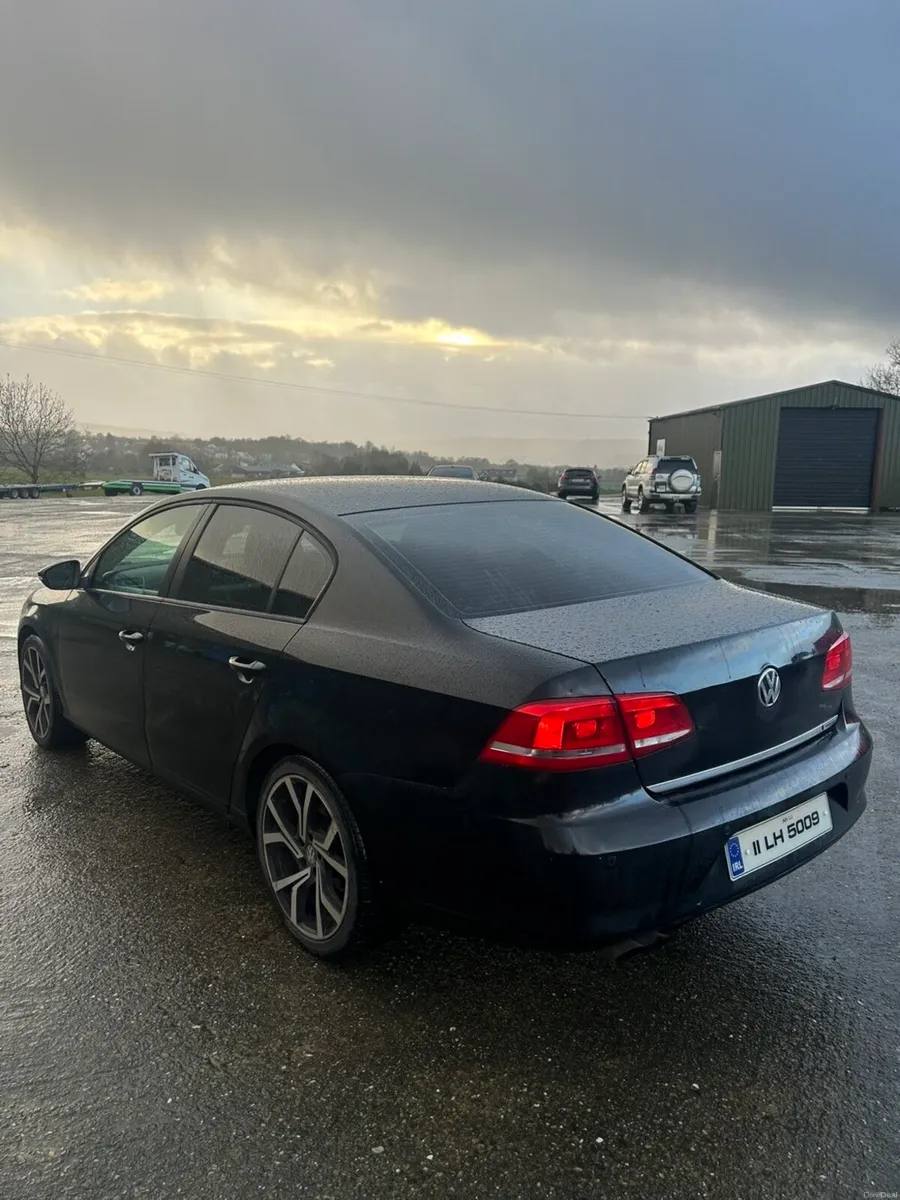 Volkswagen Passat - Image 3
