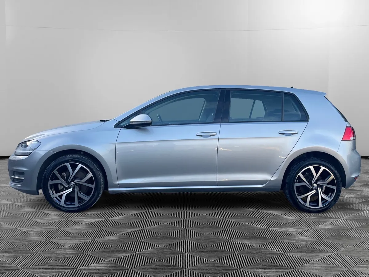 VW Golf DSG Comfortline*Low KM* - Image 2