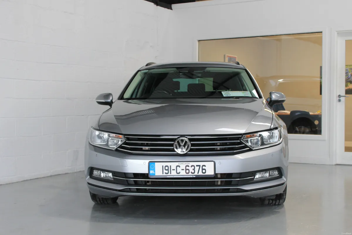 Volkswagen Passat 2019, Estate small Kms1999 - Image 3