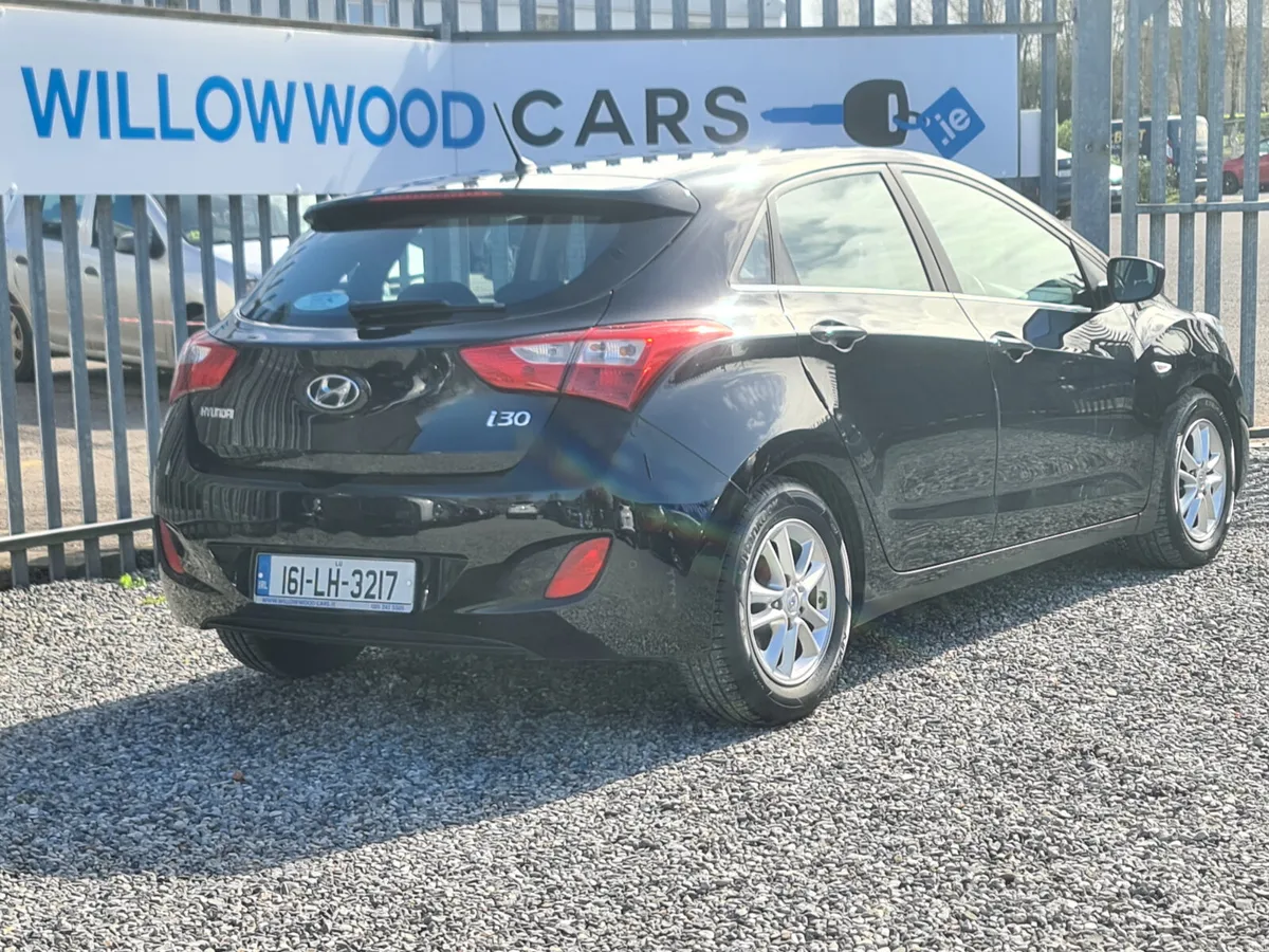 Hyundai i30 1.6crdi 5dr deluxe 2016 - Image 2