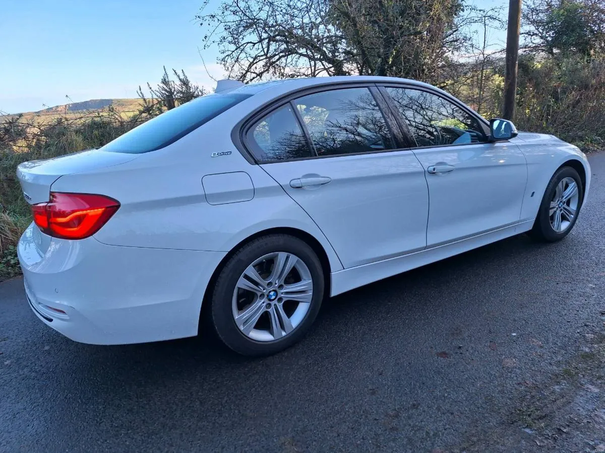 BMW*2.0 Petrol*Hybrid*Automatic* - Image 4