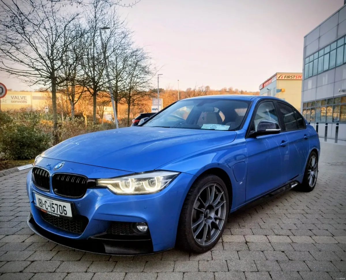 BMW 3-Series 2018 - Image 1