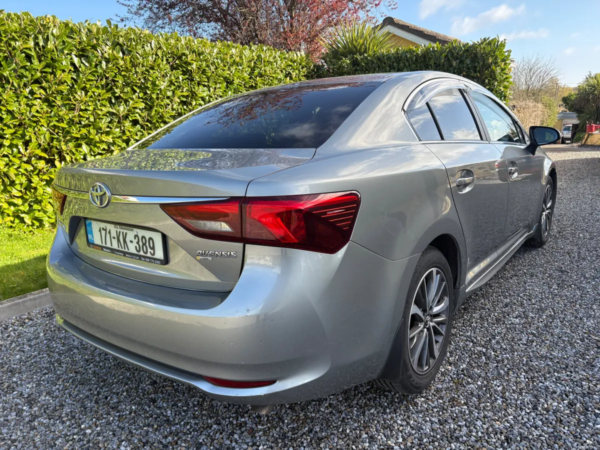 Toyota Avensis 2017 Sol - Image 3