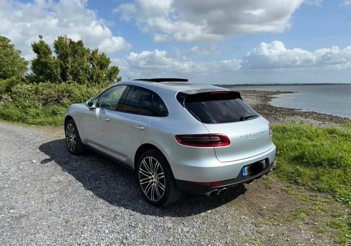 Porsche Macan - Image 2