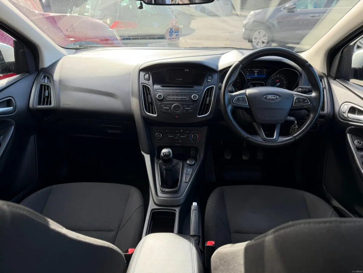 Ford Focus STYLE 1.0 ECOBOOST 100PS 5DR 4 - Image 4
