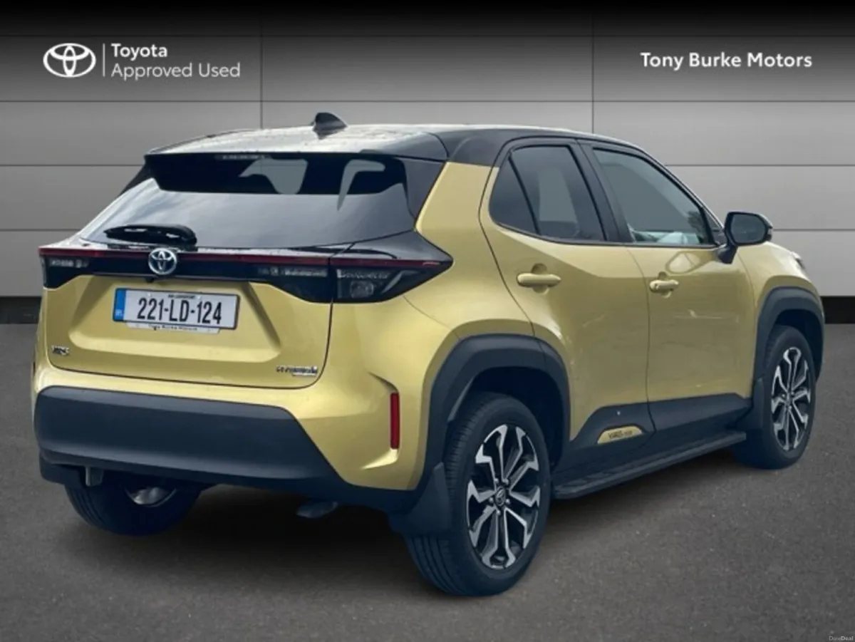 Toyota Yaris Cross LunaSport - BiTone - 1.5 Hybrid - Image 2