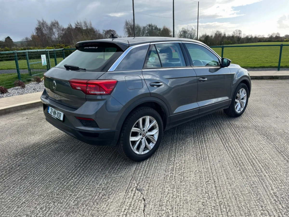 Volkswagen T-Roc 1.0 TSI MANUAL 6SPEED FWD 110HP 5 - Image 4
