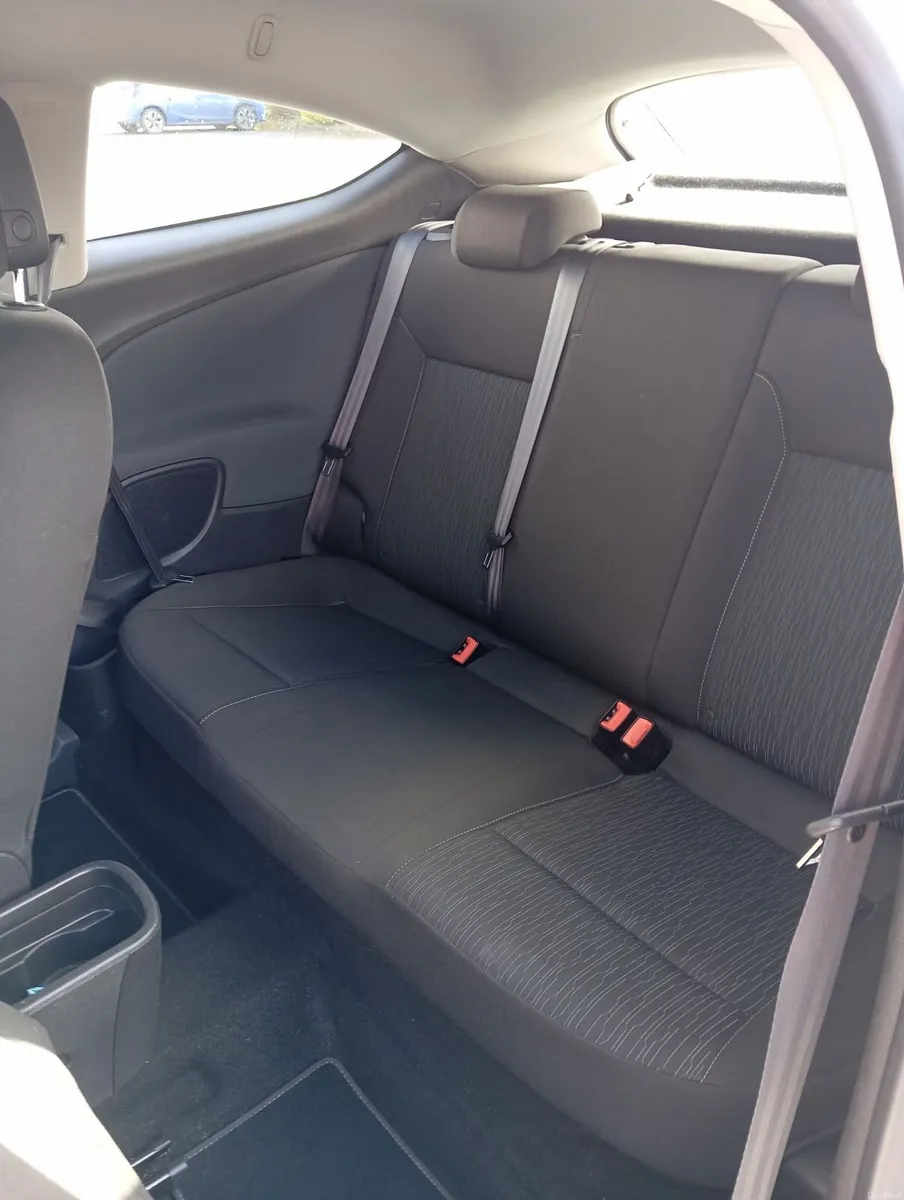 Vauxhall Astra 2016 - Image 2