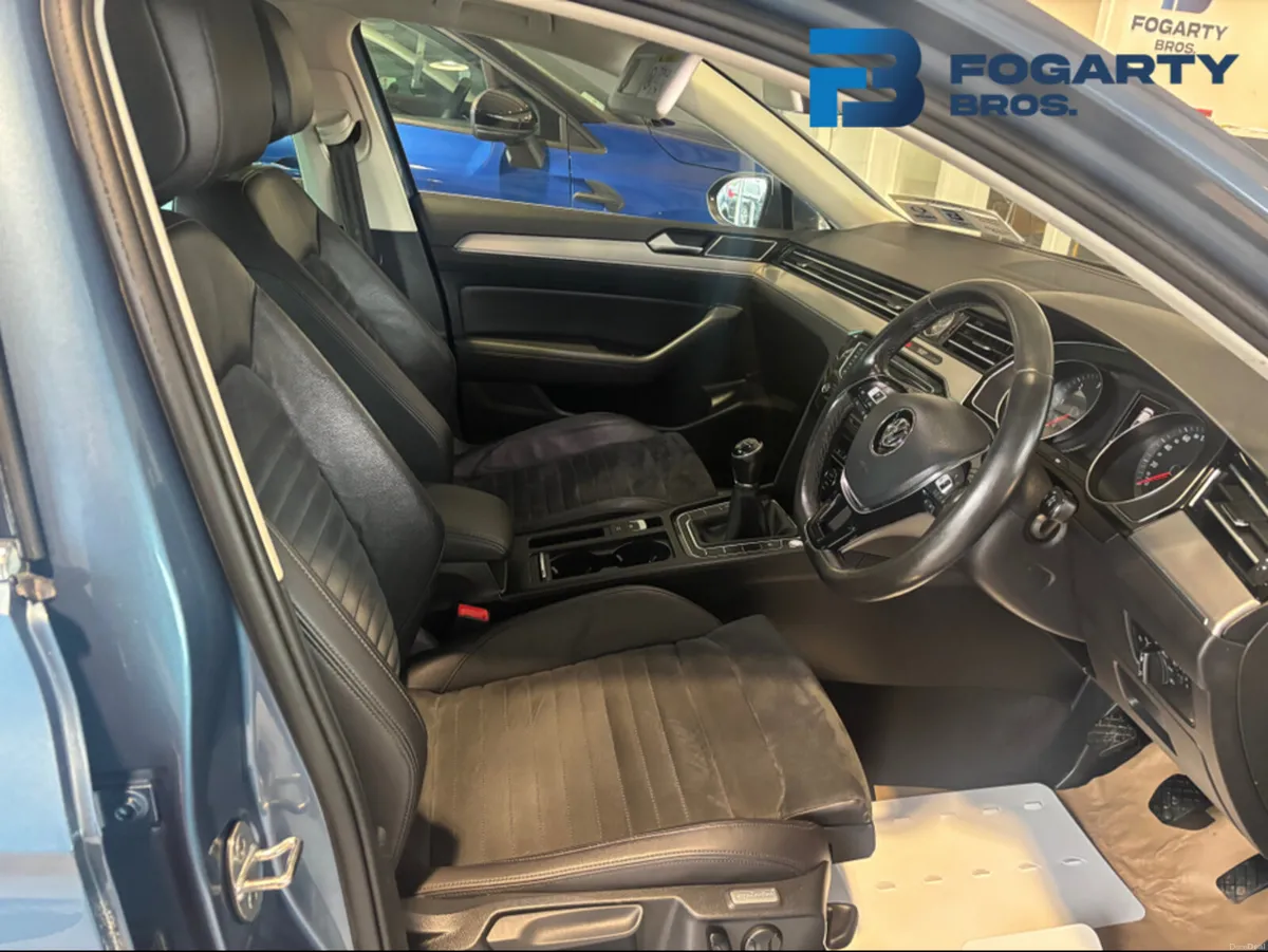 Volkswagen Passat 2017 - Image 6