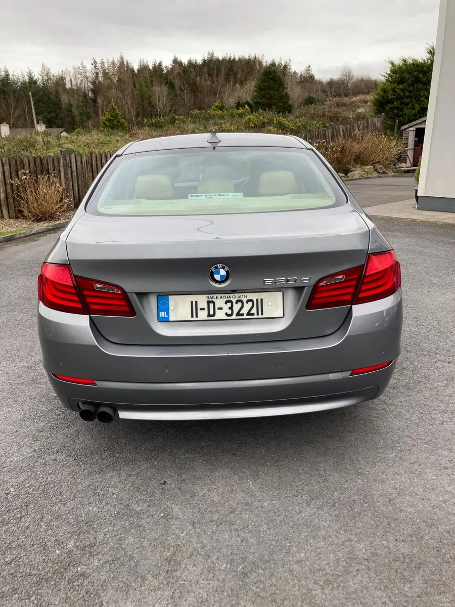 BMW 5-Series 2011 - Image 4