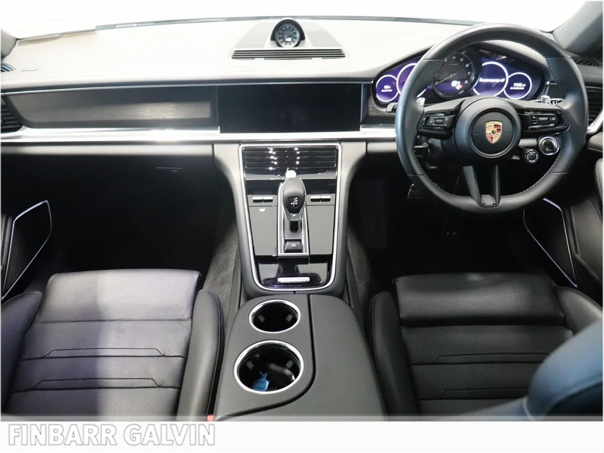 Panamera PHEV  Platinum Black Edition - Image 4