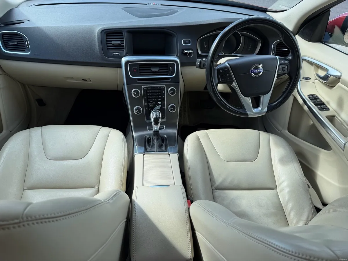 2015 Volvo V60 D6 2.4d plugin hybrid - Image 4