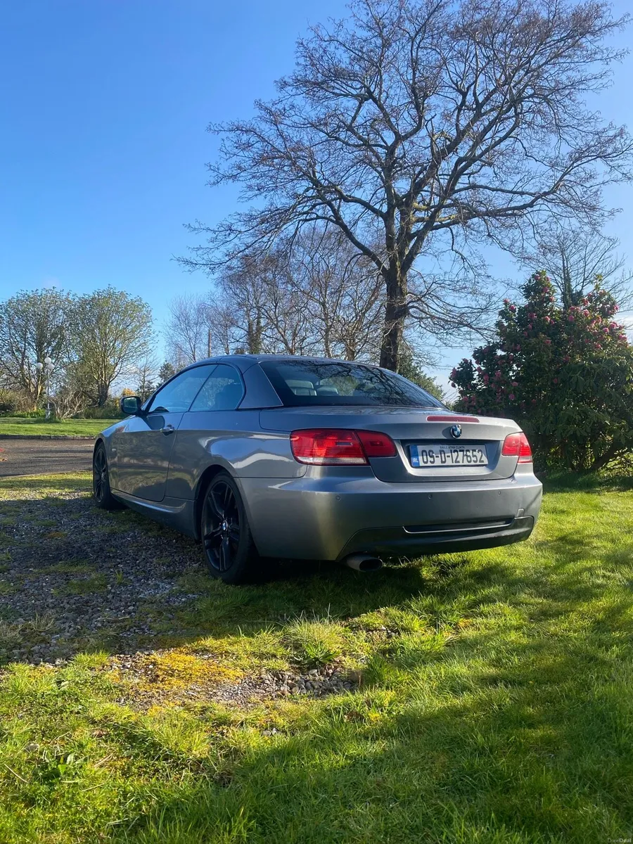 2009 BMW 320d convertible - Image 2