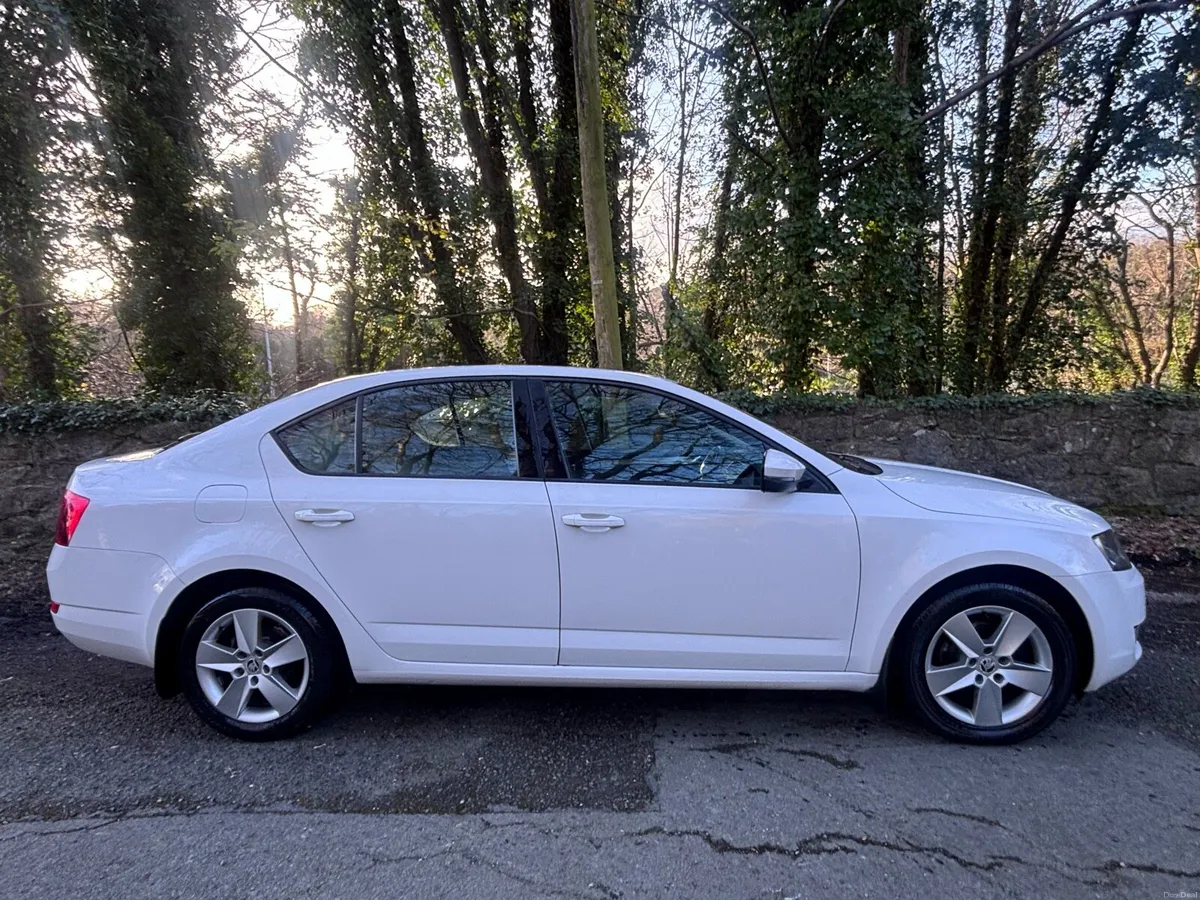 Skoda Octavia 1.6Tdi Ambition - Image 2