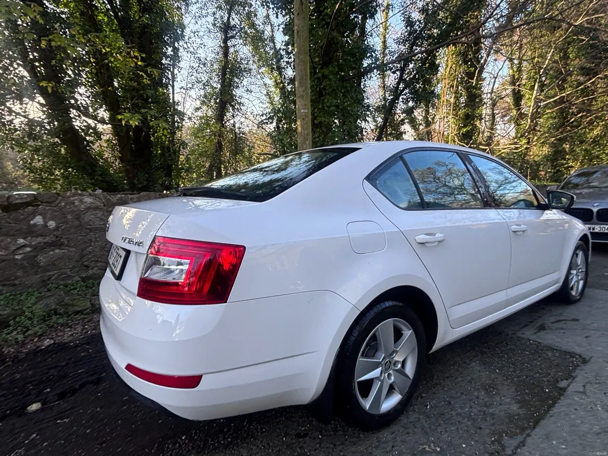 Skoda Octavia 1.6Tdi Ambition - Image 3