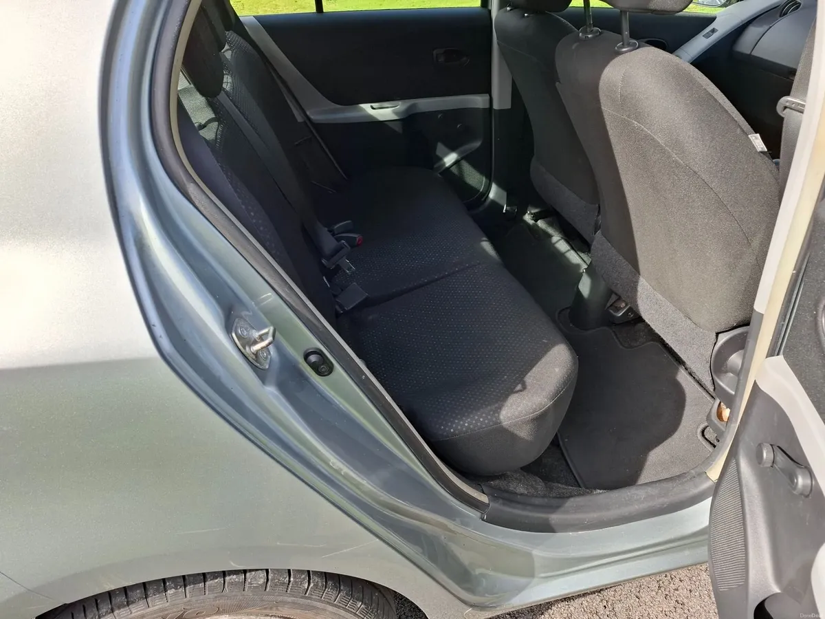 Toyota Yaris 2011 as new condition - Image 2