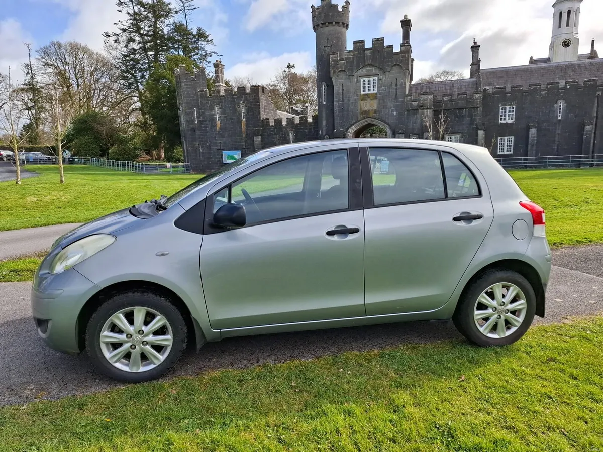 Toyota Yaris 2011 as new condition - Image 4