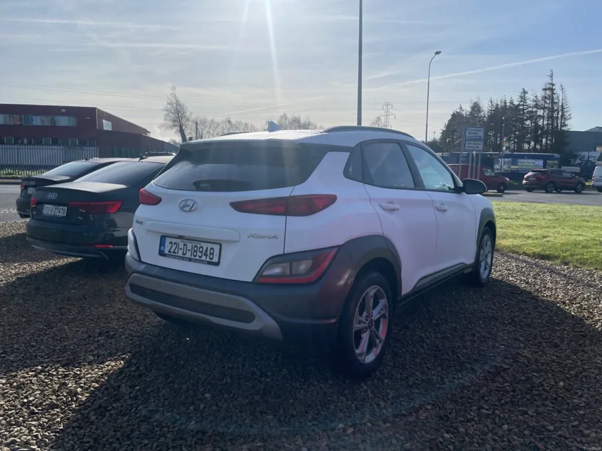2022 Hyundai KONA Executive - Image 4