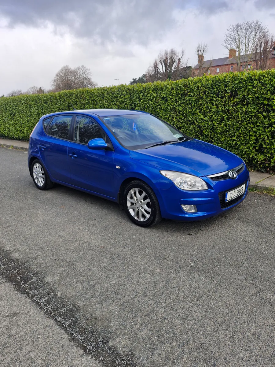 Hyundai i30 2010 - Image 2
