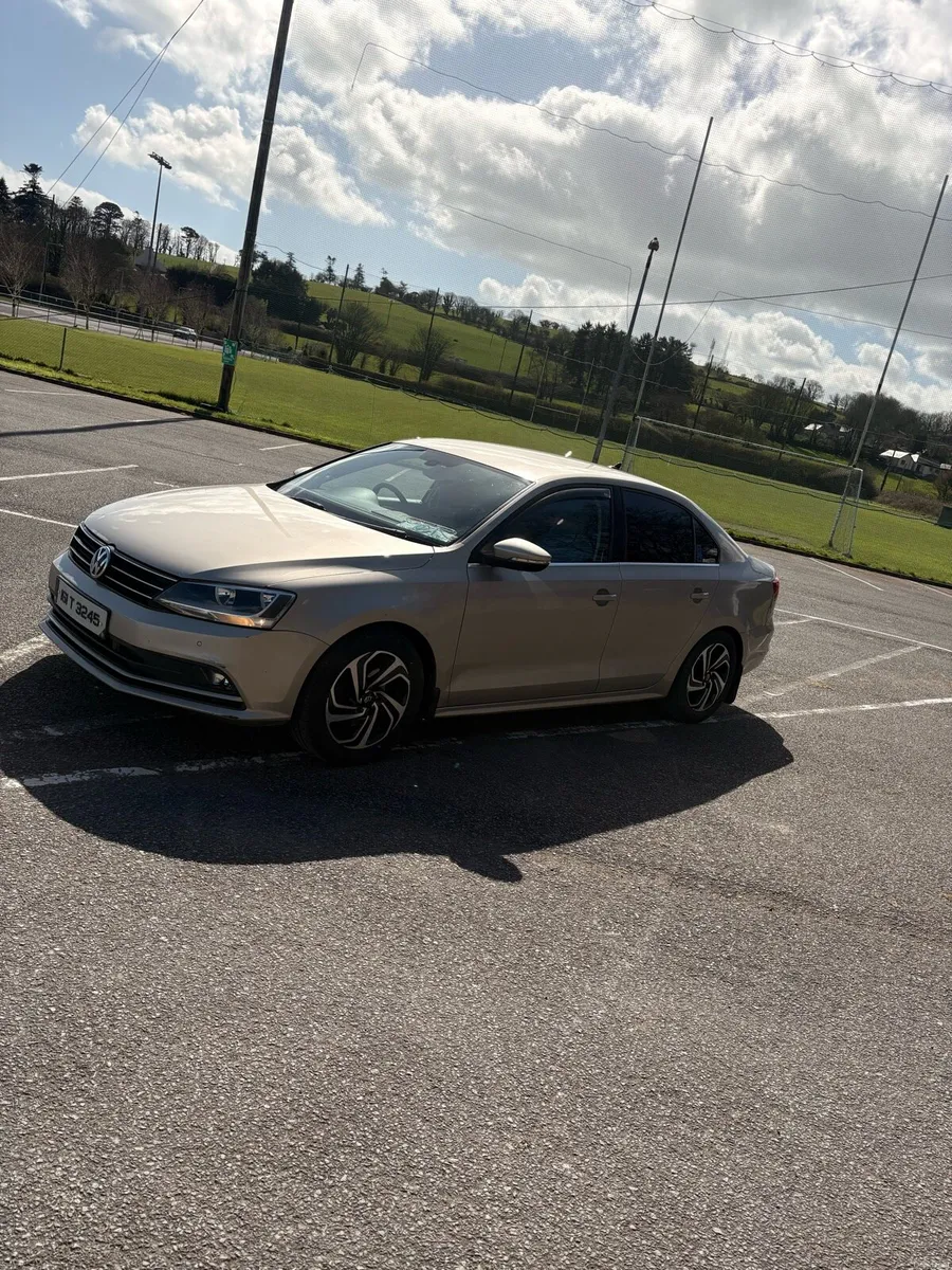 Volkswagen Jetta 2016 2.0L Highline - Image 3