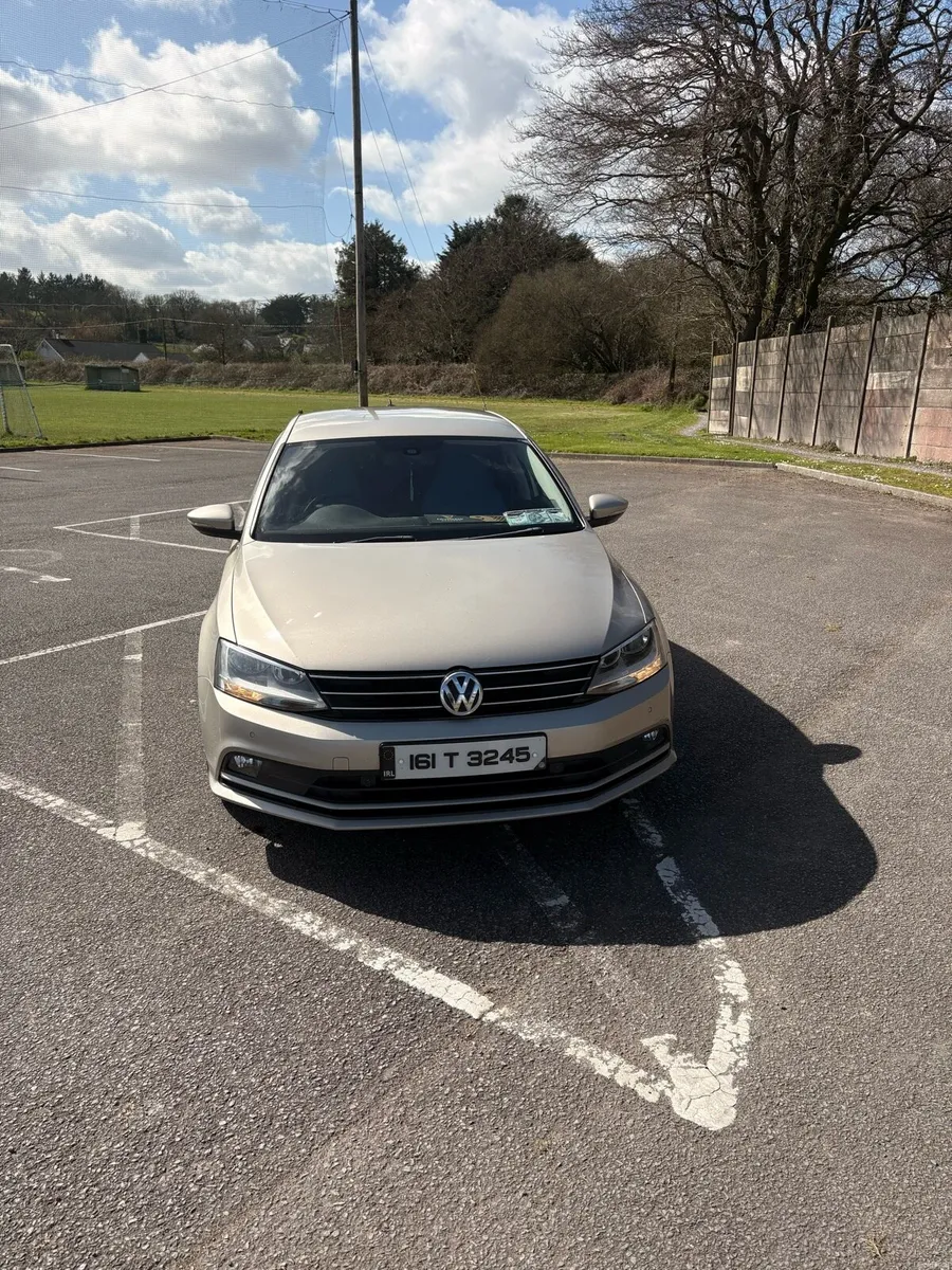 Volkswagen Jetta 2016 2.0L Highline - Image 2
