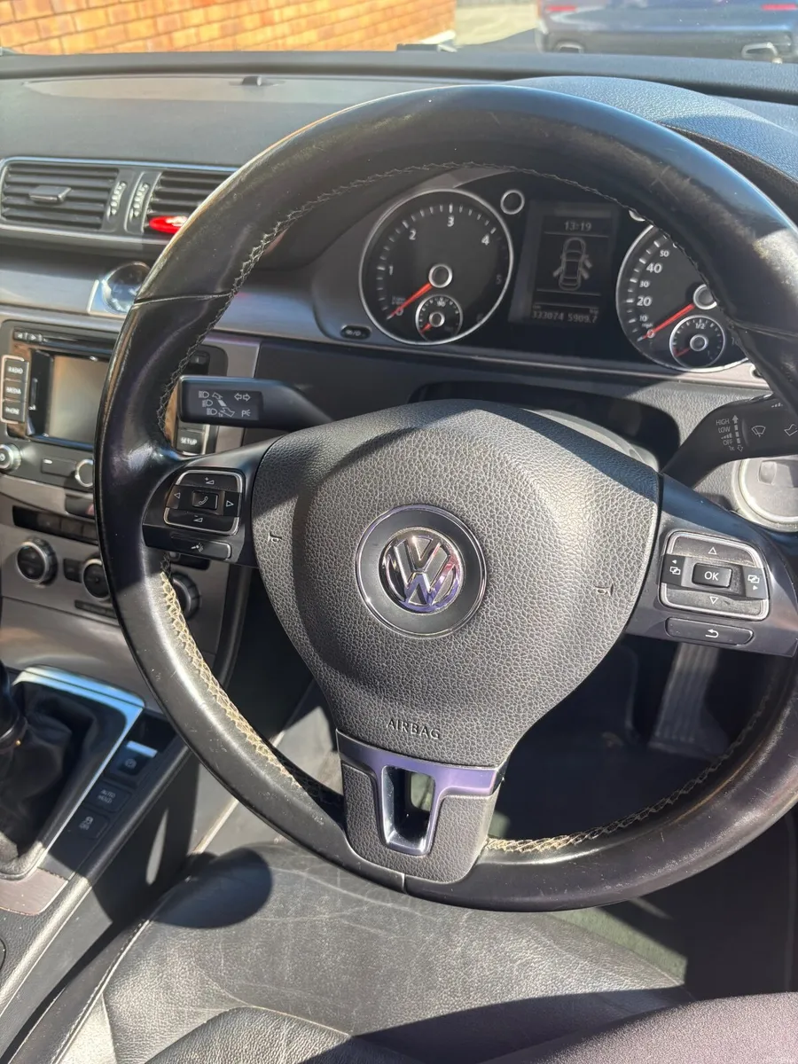 Volkswagen Passat 2014 - Image 3