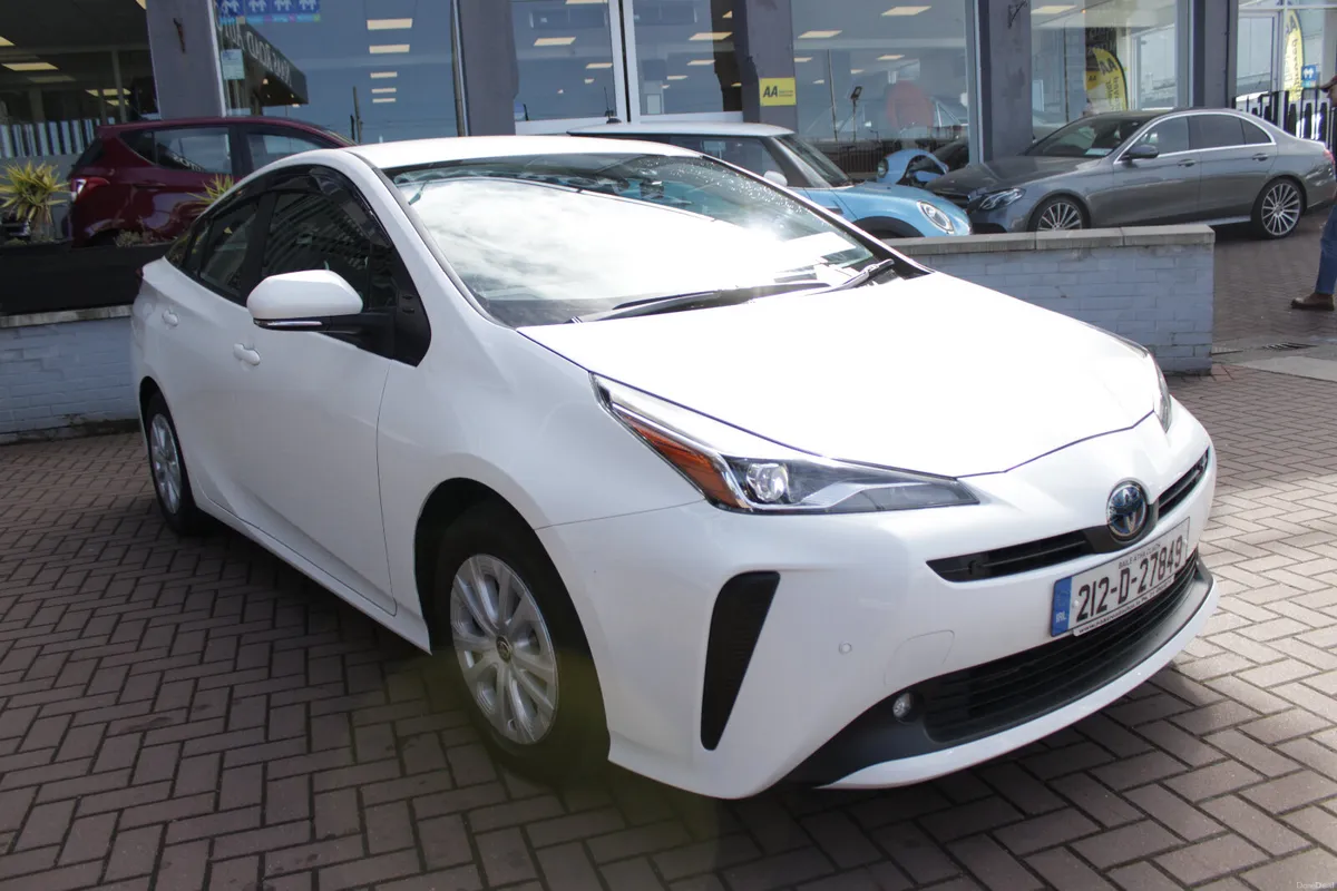 2021 TOYOTA PRIUS 1.8 HYBRID LUXURY - Image 2