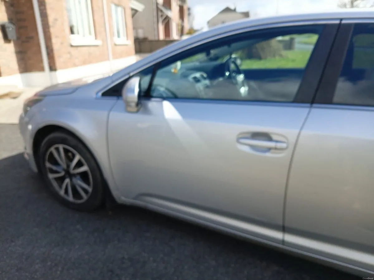 Toyota Avensis 2013 - Image 4