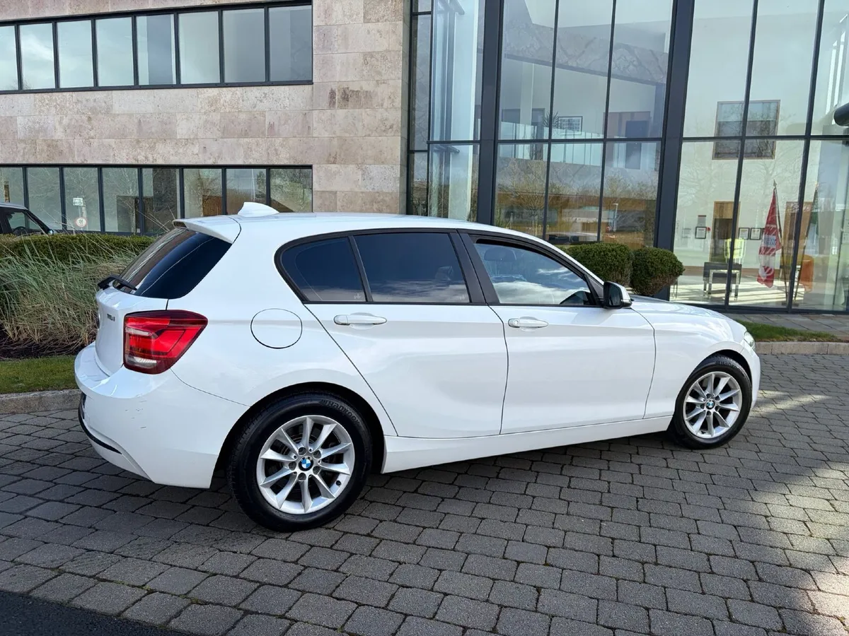 132 BMW116i automatic low km - Image 2