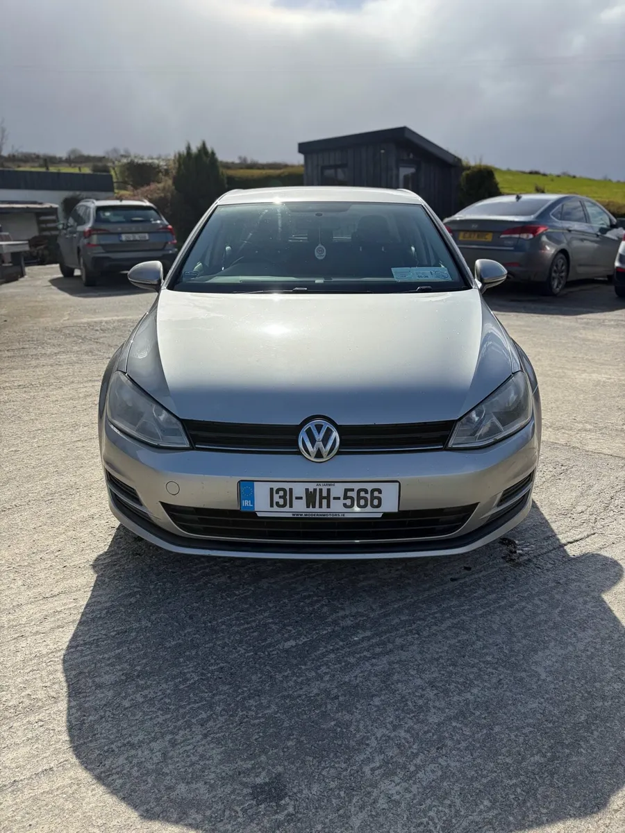 2013 Volkswagen Golf - Image 2