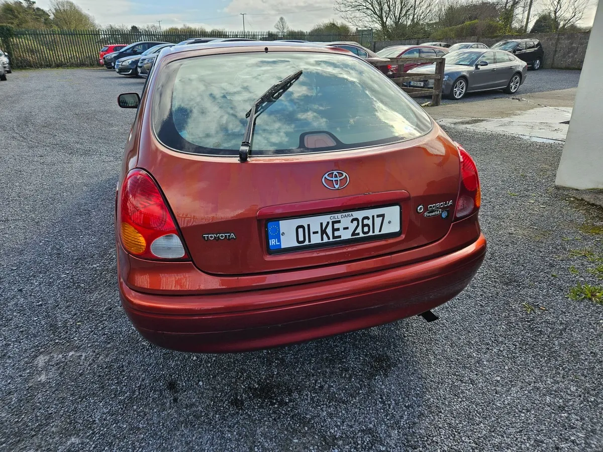 Toyota Corolla 2001 - Image 2