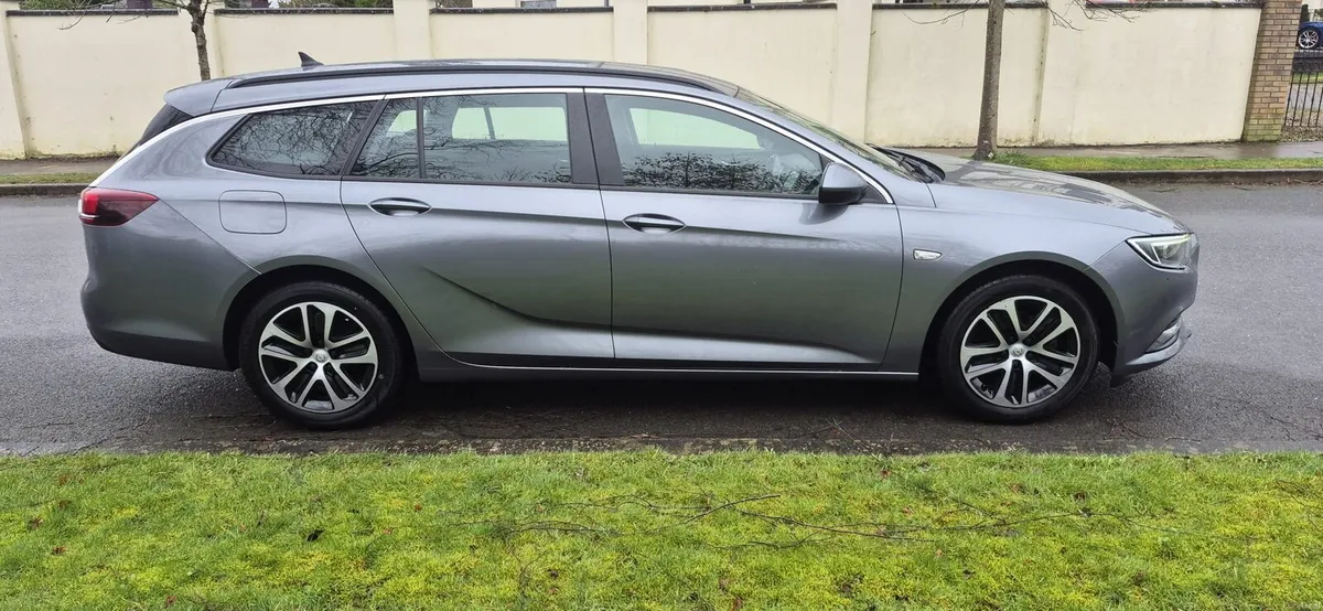 2020 opel insinia - Image 4