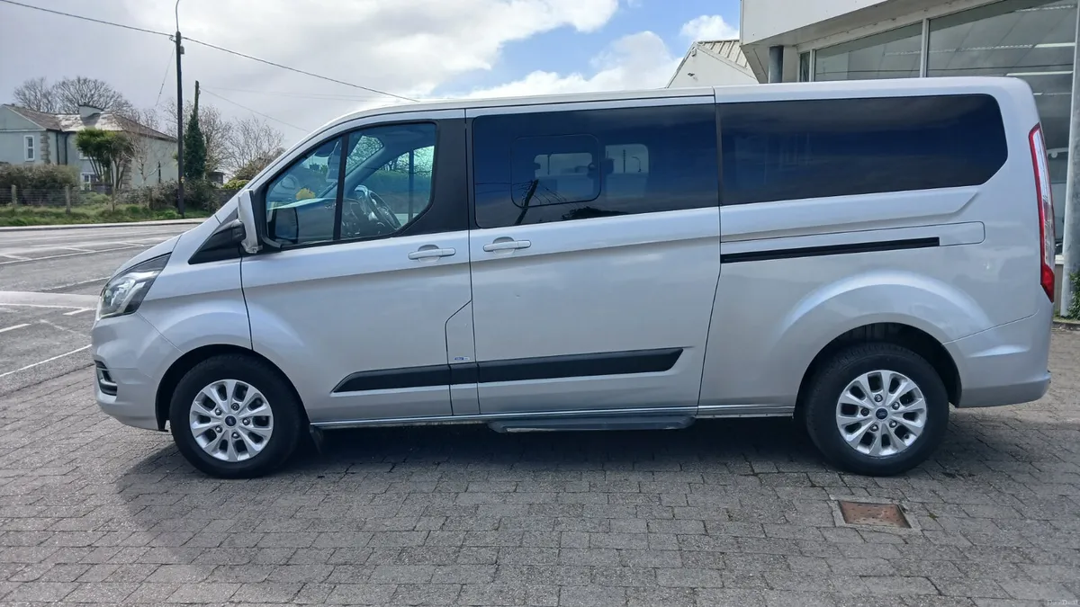 182 FORD CUSTOM TOURNEO LWB 9 SEAT LOW MILES - Image 2