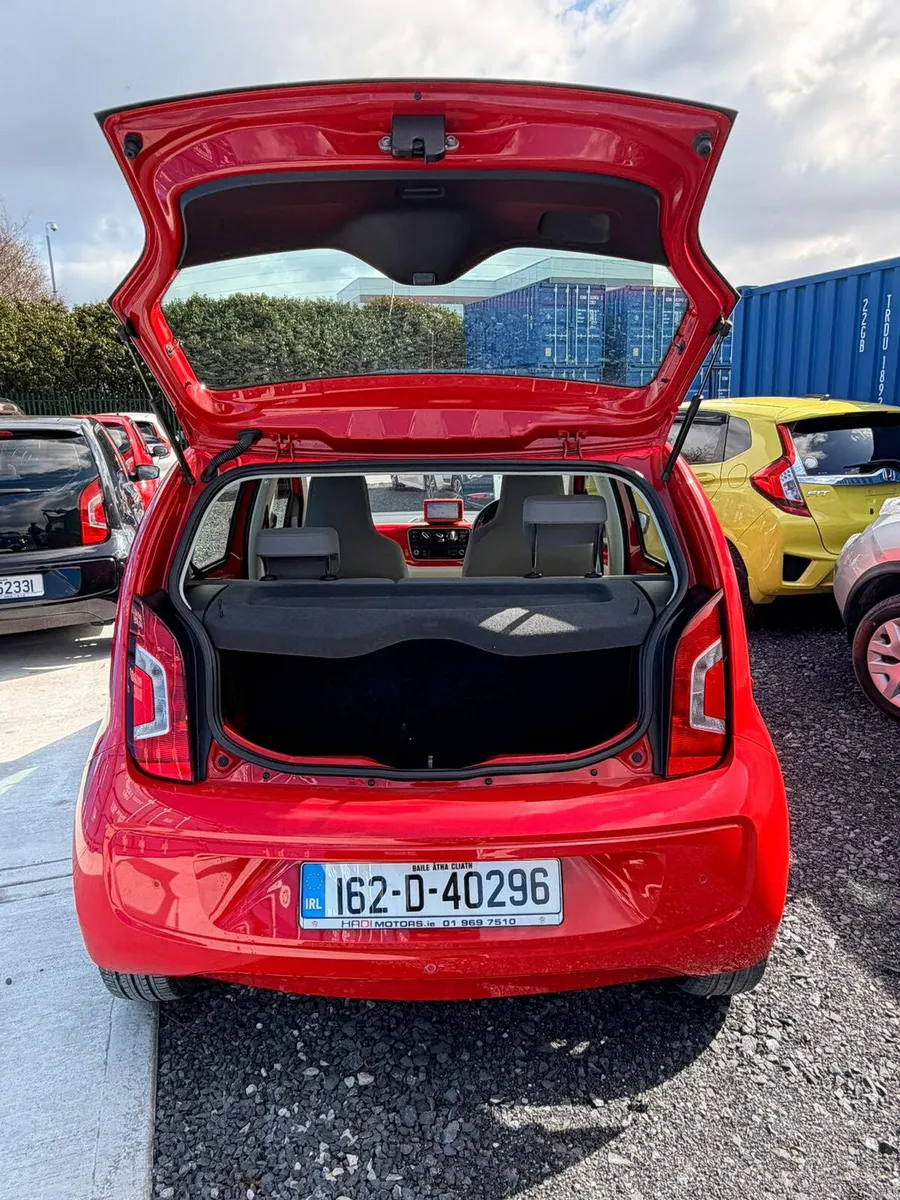 Volkswagen up! 2016 - Image 2