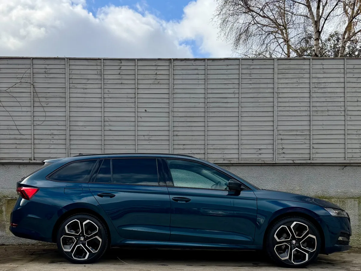 Skoda Octavia 2022 SE TECHNOLOGY PHEV / DSG AUTO - Image 2