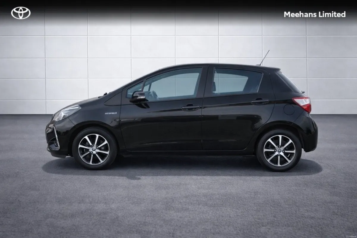 Toyota Yaris 1.5 ICON TECH 5DR AUTO - Image 3