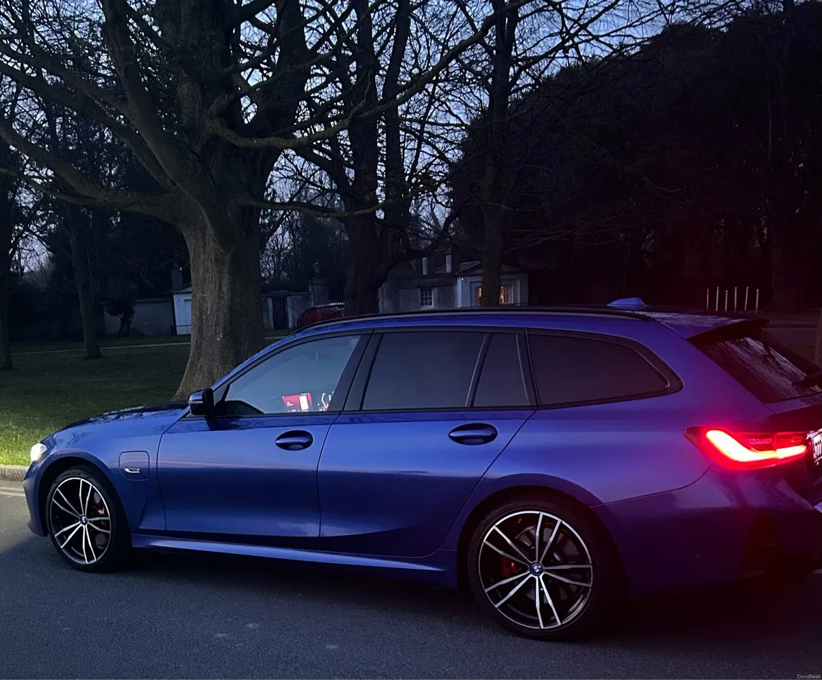 BMW 330E M SPORT - Image 1