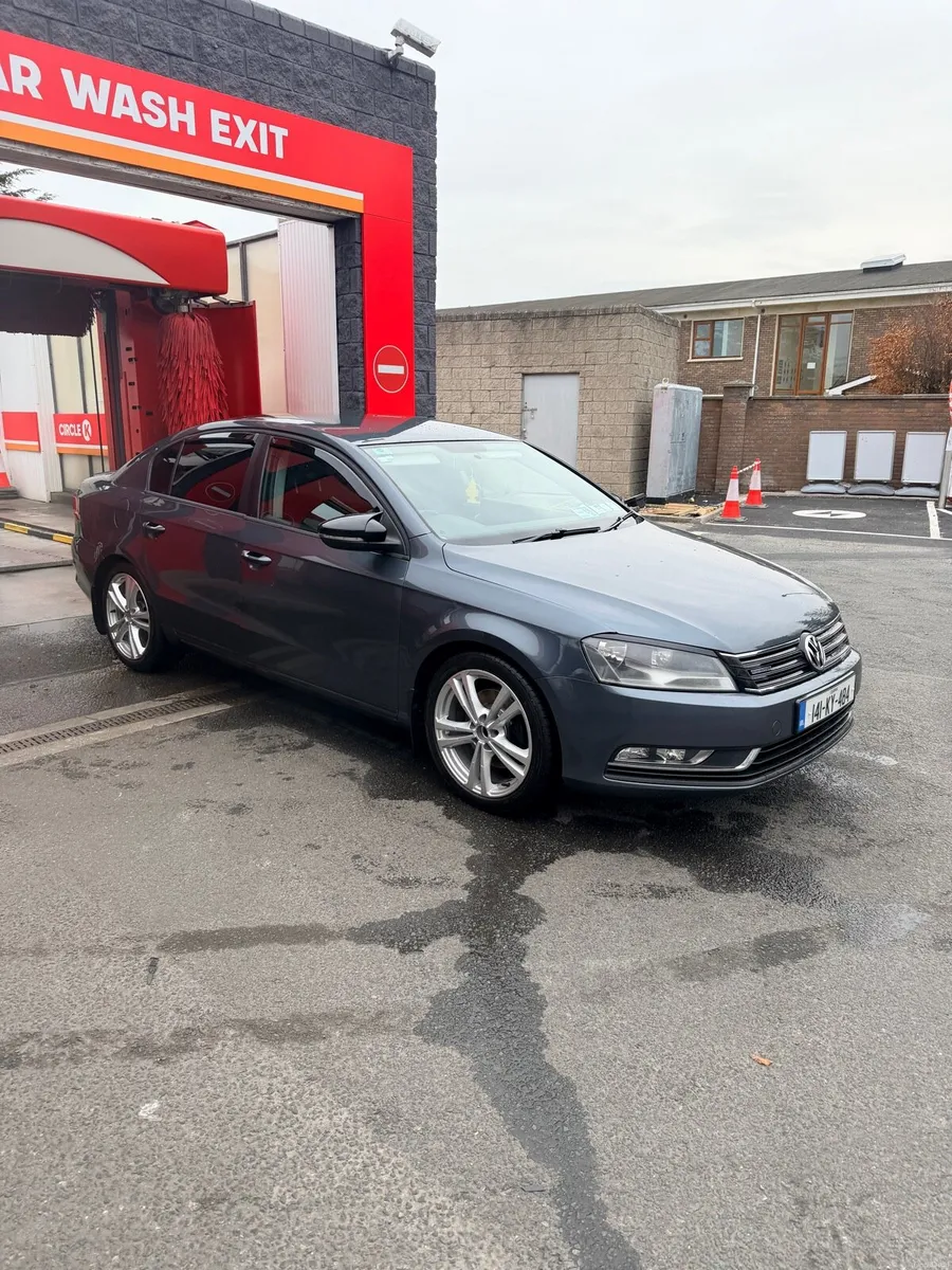 Volkswagen Passat blue motion - Image 2