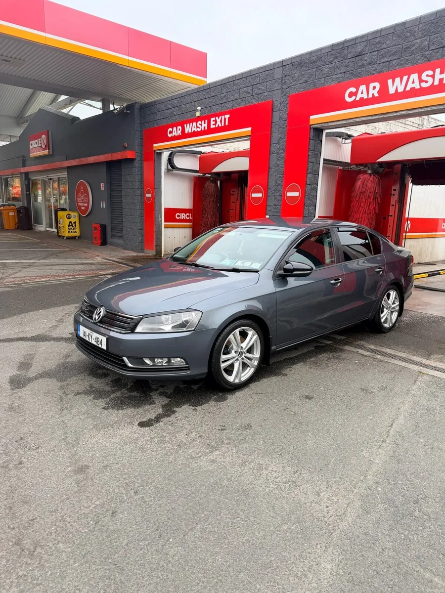 Volkswagen Passat blue motion - Image 1