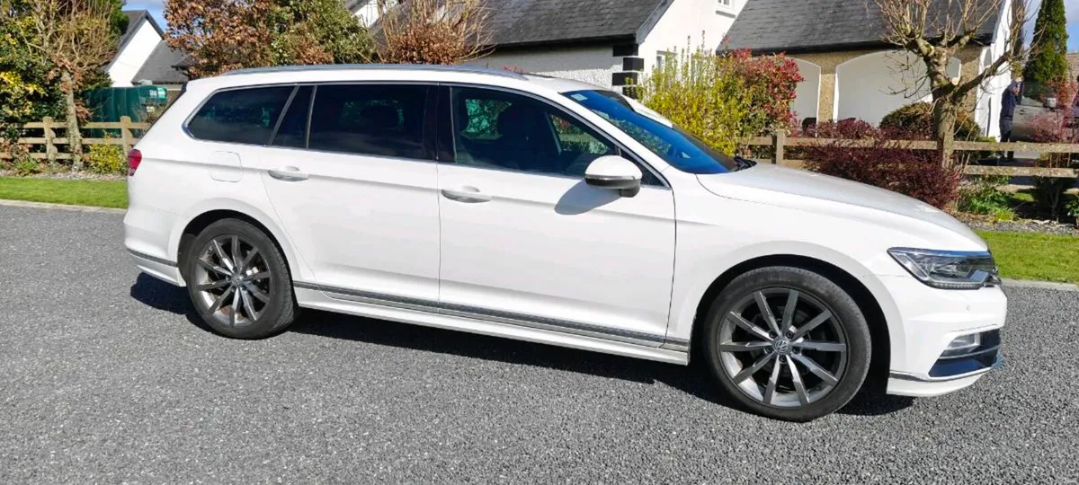 Volkswagen Passat - Image 2