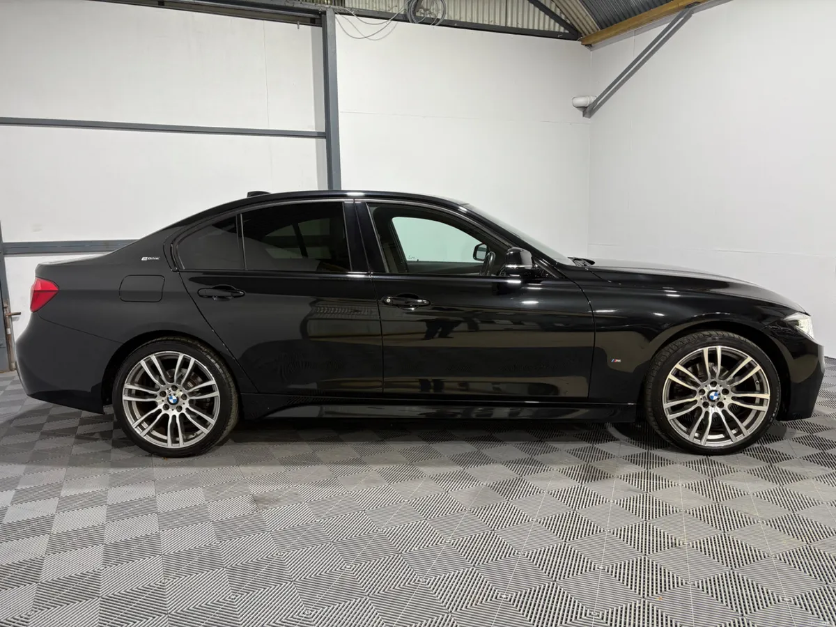2019 BMW 330E M Sport Plug In Hybrid 74,000 KM - Image 4