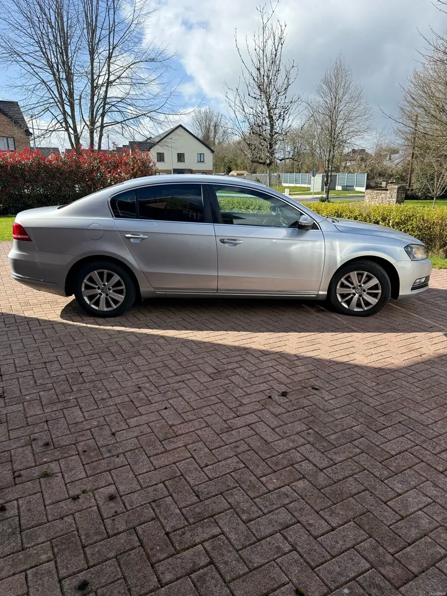 2011 Volkswagen Passat 2.0 TDI - Image 4