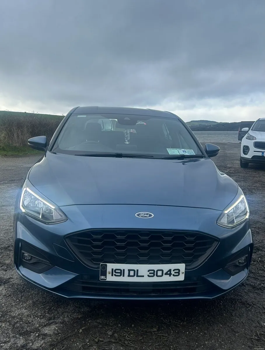 2019 ford focus st line - Image 2