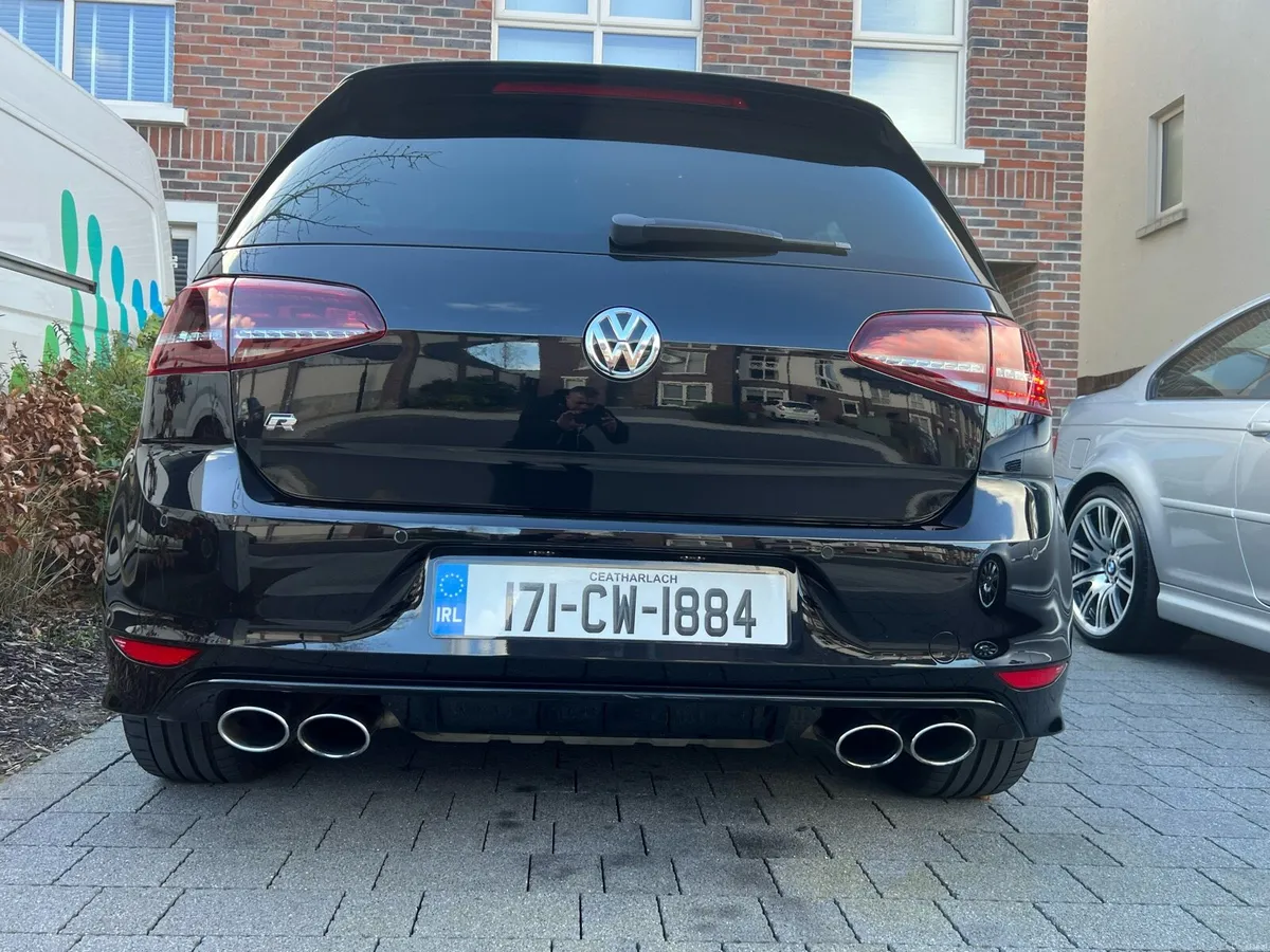 2017 VW Golf R 2.0TSI 300BHP 4MOTION - Image 3