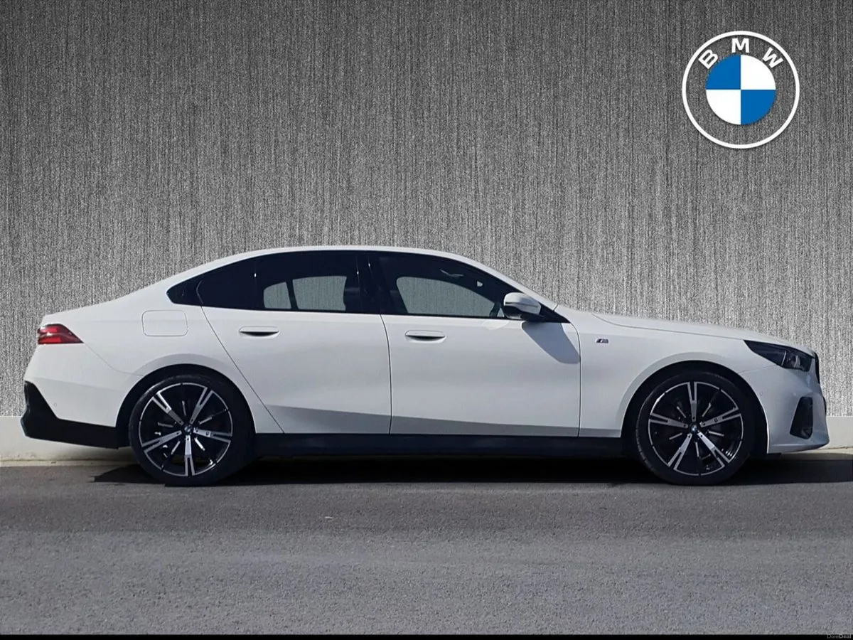 BMW 5-Series 520i M Sport Pro - Image 3
