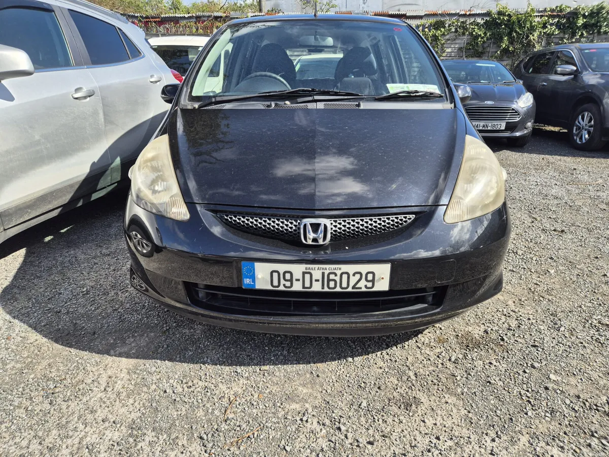 Lovely Honda Jazz 2009 - Image 2