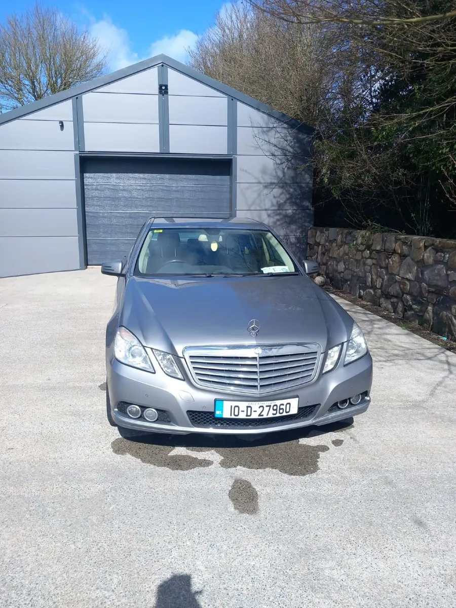 Mercedes-Benz E-Class 2010 - Image 1