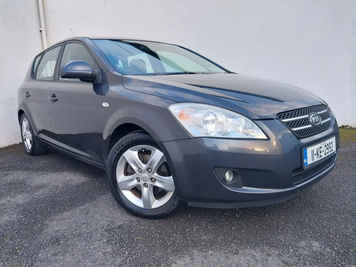 Lovely Car, Low Mileage, 2 Keys. - Image 1